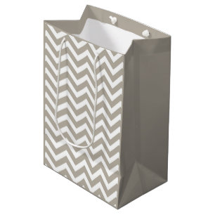 Grau-weiße dicke Chevron-Hochzeits-Geburtstags-V4 Mittlere Geschenktüte