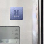 Graublaues geometrisches Maschenmuster Monogram Magnet<br><div class="desc">Monogram Personalize mit Ihrem benutzerdefinierten Initial und Namen. Graue blaue Gradientengeometrie Maschenmuster Dreiecke ombre. Dreieck geometrische Masche mit cooler Ober-Farbverlauf.</div>