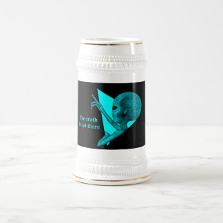 Graue Alien, die Wahrheit ist da draußen Bierglas