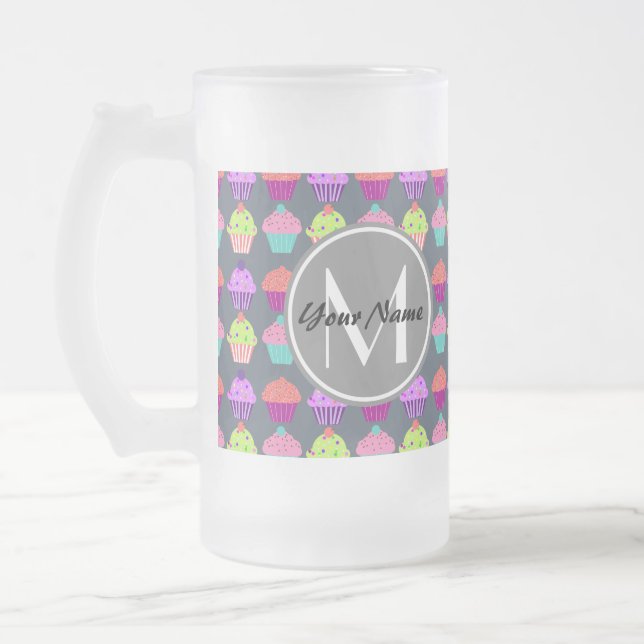 Graue Cupcakes, Personalisierter Name Monogram Mattglas Bierglas (Links)