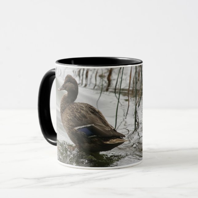 Graue Ente im Dunkeln des Sees Tasse (Vorderseite Links)