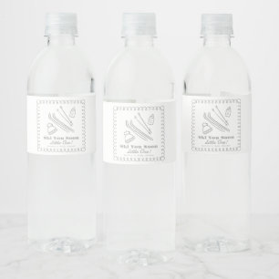 Graue handgezeichnete Ski Bald Baby Shower Wasserflaschenetikett