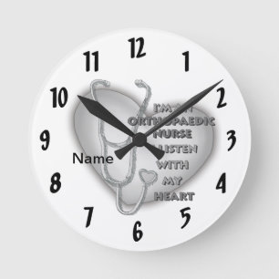 Graue Herz Orthopädie-Krankenschwester Runde Wanduhr