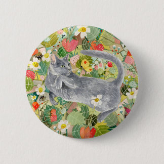 Graue Katze im Strawberry-Patch-Knopf Button