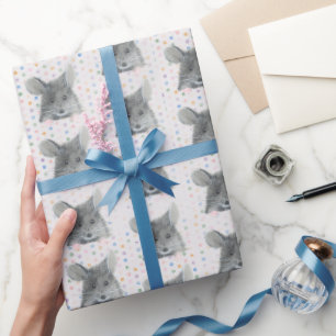 Graue Maus auf Polka Dots Geschenkpapier