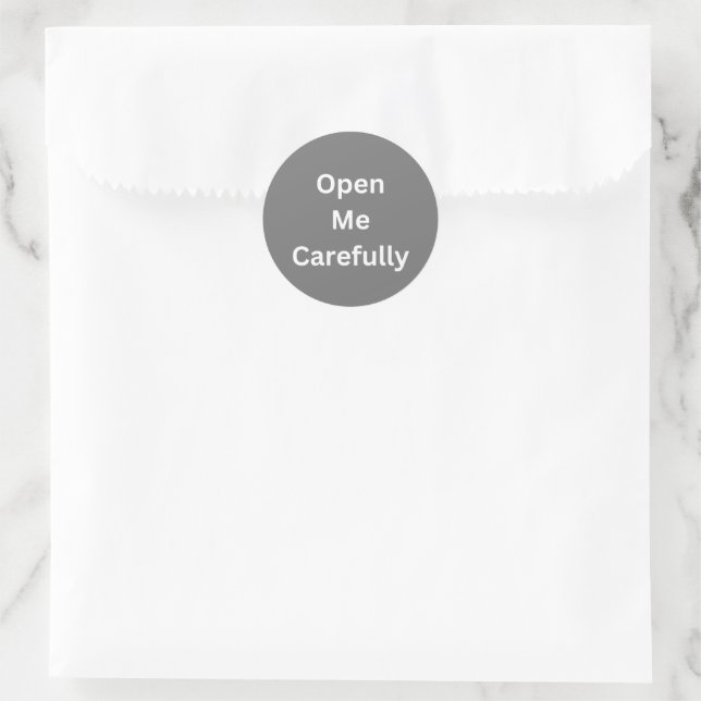 Graue Open Me Carefully Versandoetiketten Runder Aufkleber (Tasche)
