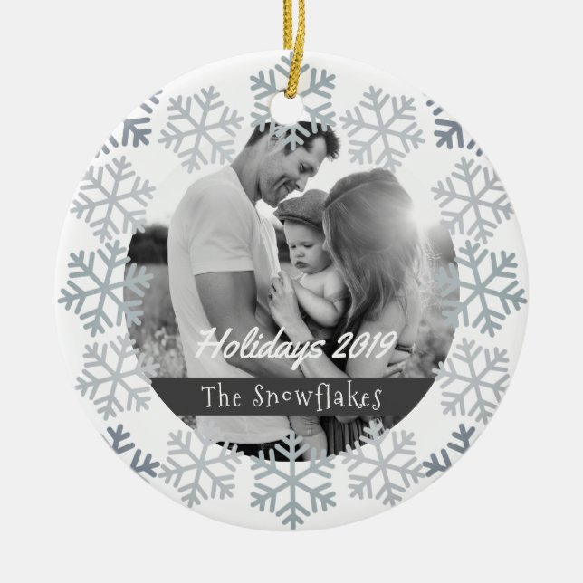 Graue Schneeflocken Holidays Keramik Ornament (Vorne)