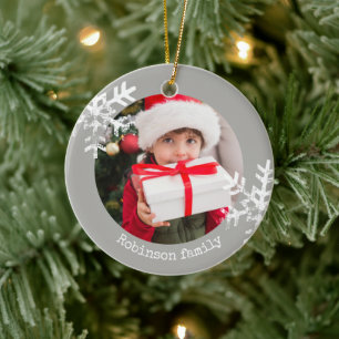 Graue Schneekristall-Familienfoto Keramik Ornament