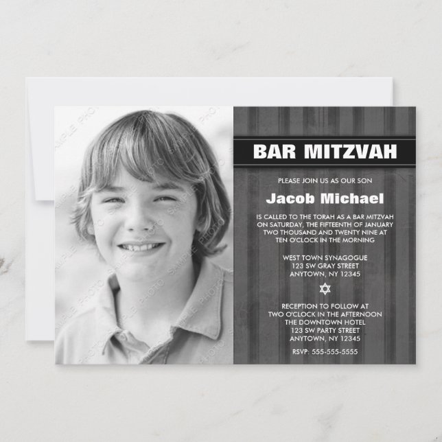 Graue schwarze Streifen Foto Bar Mitzvah Einladung (Vorderseite)