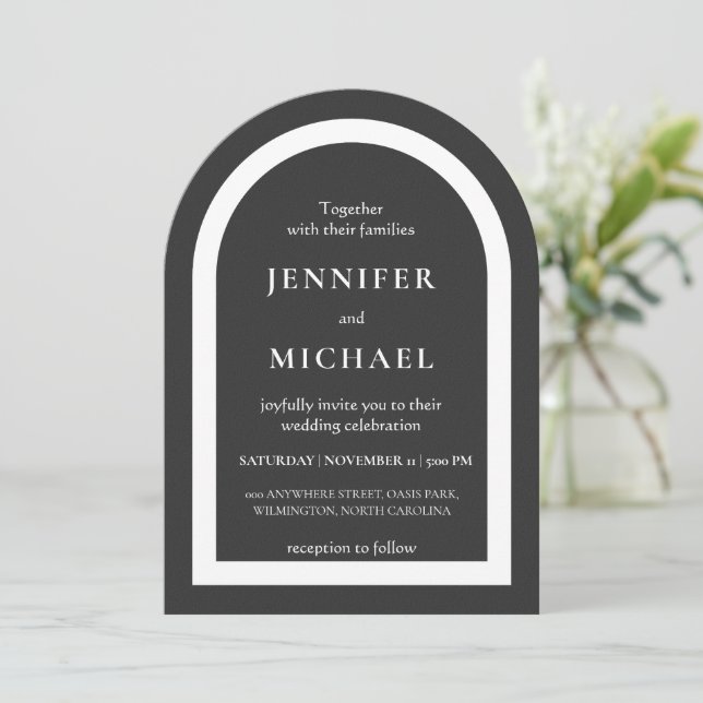 Graue schwarze weiße Text Hochzeit Einladung (Stehend Vorderseite)