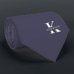Graue Slate Eleganton Monogram   Name Krawatte<br><div class="desc">Eine elegante Krawatte mit einem fett-weißen Monogramm auf einem glatten Slate Gray Hintergrund. Zusätzlich zu diesem Monogramm sitzt Ihr Vor- oder Nachname in allen Hauptstädte. Über 40 einzigartige Farben sind sowohl in einseitigen als auch in zweiseitigen Ausführungen erhältlich. Sie können sie durchsuchen,  indem Sie auf den Link Sammlung klicken.</div>