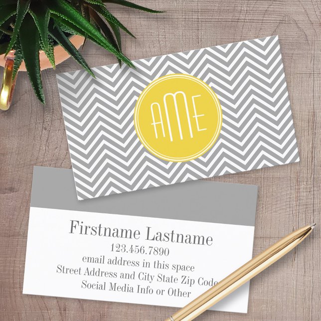 Graue und gelbe Chevronen Custom Monogram Visitenkarte (Custom Printed Business Cards)