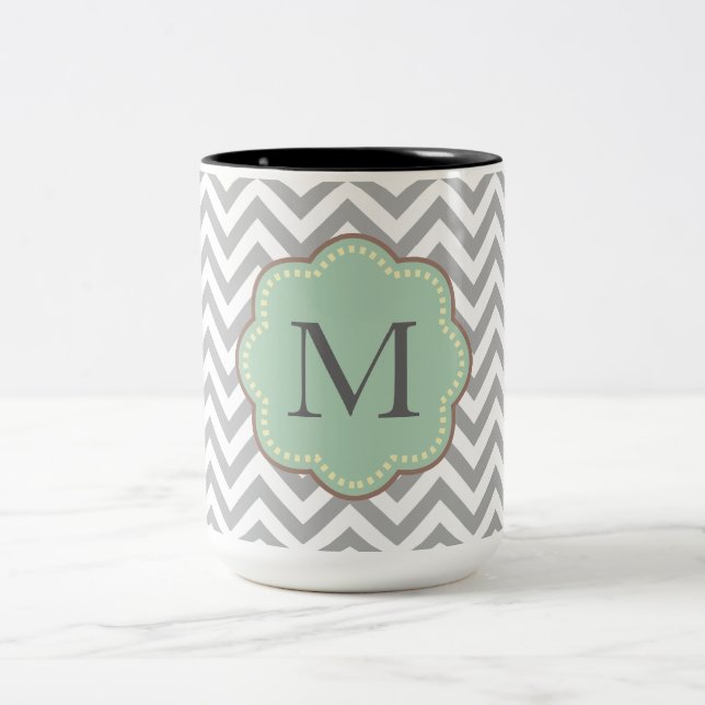 Graue Zickzack Monogramm Zweifarbige Tasse (Mittel)