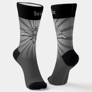 Grauer Adler mit zwei Socken