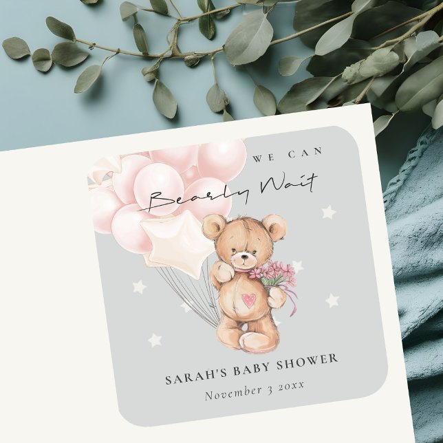 Grauer Blush Bearly Wait Bear Balloon Babydusche Quadratischer Aufkleber (Von Creator hochgeladen)