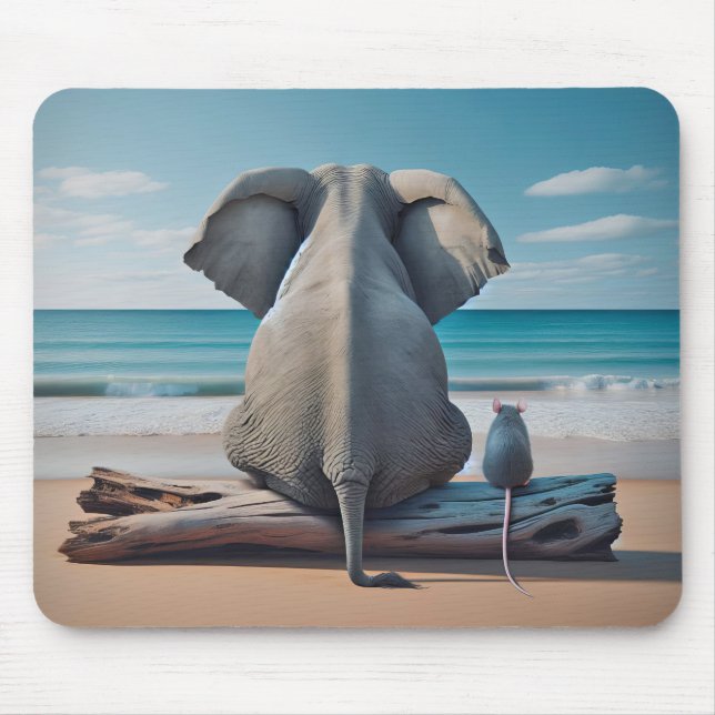 Grauer Elefant und Maus am Strand Mousepad (Vorne)