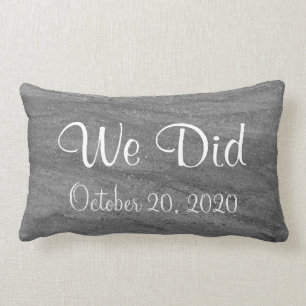Grauer Granit "wir taten" mit Monogramm Lendenkissen