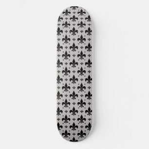 Grauer Hintergrund Fleur-de-lis-Muster Skateboard