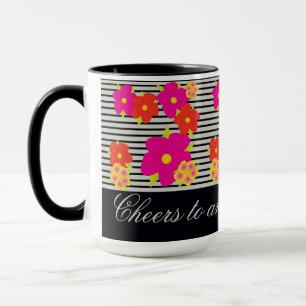 Grauer Kaffee-Cup mit Beifall bis zu einem Phantas Tasse