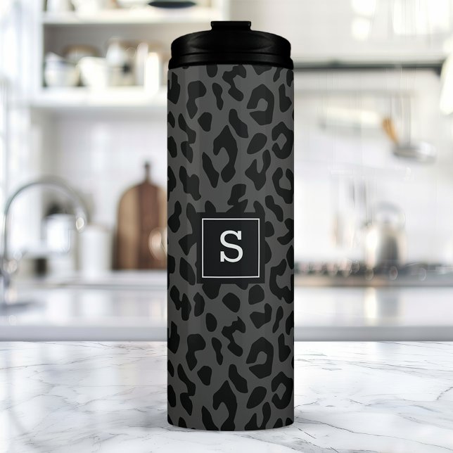 Grauer Leopard-Tierdruck-Monogramm-Muster Thermosbecher (Von Creator hochgeladen)