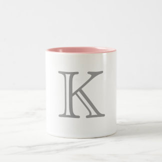 Grauer Monogramm-Buchstabe Zweifarbige Tasse