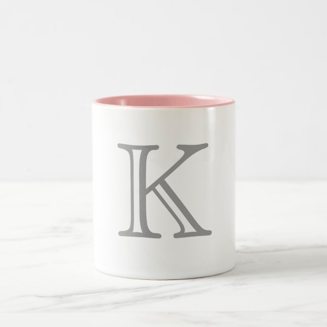 Grauer Monogramm-Buchstabe Zweifarbige Tasse (Mittel)
