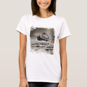 Grauer Reiher tanzt über Wasser - Wildlife T-Shirt
