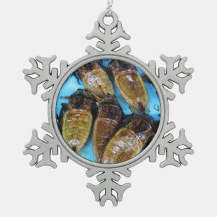 Grauer Riesenwasserbug (Maeng Daa) ... asiatisches Schneeflocken Zinn-Ornament