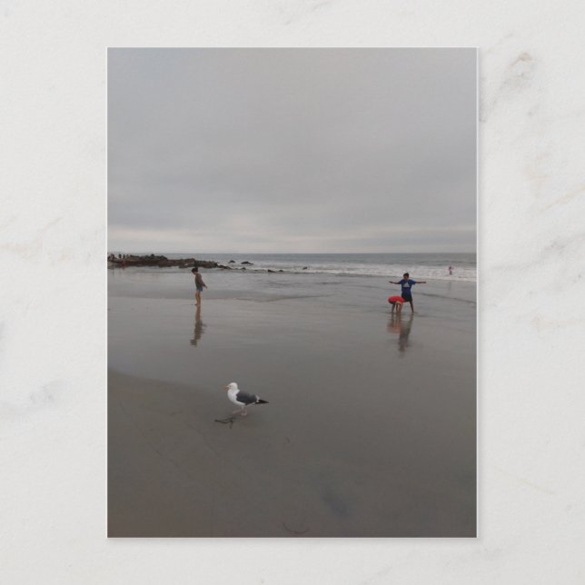 Grauer Tag am Strand Postkarte (Vorderseite)