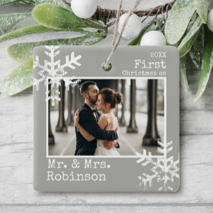 Graues erstes Weihnachten verheiratet Foto Schneef Keramikornament
