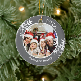 Graues Familien-Weihnachtsfoto mit Schneeflocke Keramik Ornament