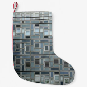 Graues Gebäude Kleiner Weihnachtsstrumpf