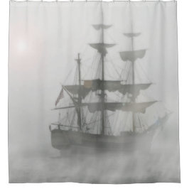 Graues, graues Nebel-Piratenschiff Duschvorhang