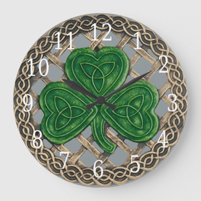 Graues Kleeblatt und Celtic-Knoten-runde Uhr (Vorderseite)