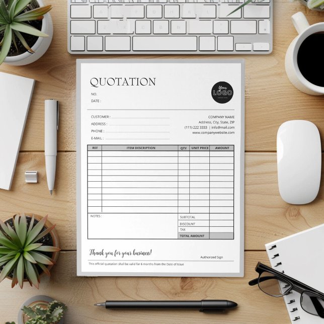 Graues, modernes Formular für die Rechnung für den Notizblock (Grey Modern Professional Business Quotation Invoice Order Form Sales Receipt Mock Up)