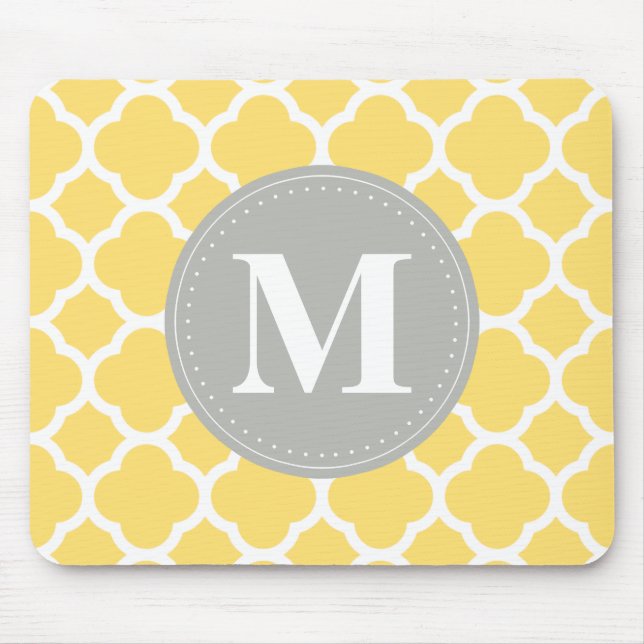 Graues Monogramm Gelbes Quatrefolienmuster Mousepad (Vorne)