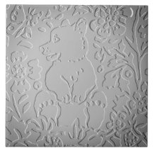 Graues Ombre Bärenwald mit floraler Natur