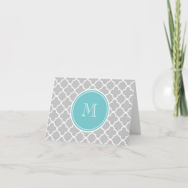 Graues Quatrefoil Muster, aquamarines Monogramm (Vorderseite)