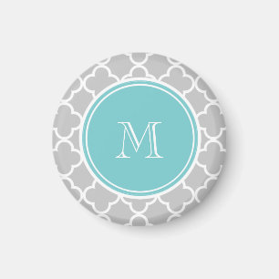 Graues Quatrefoil Muster, aquamarines Monogramm Magnet