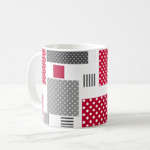 Graues rotes Polka-Dot-Patchwork auf weißem Hinter Kaffeetasse