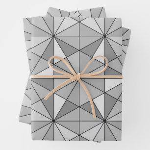 Graues Schwarz-weißes Mosaikdreieck-Retromuster Geschenkpapier Set