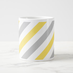 Graues und gelbes diagonales Streifen-Muster Jumbo-Tasse