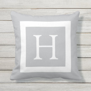 Graues Weiß-Gewohnheits-Monogramm Kissen Für Draußen