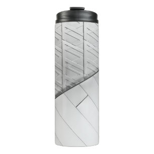 Graustufen-Foto Thermosbecher