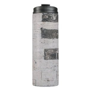 Grauzementwand Thermosbecher