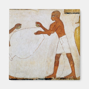 Gravierende und PolierVasen im Gold und Magnet