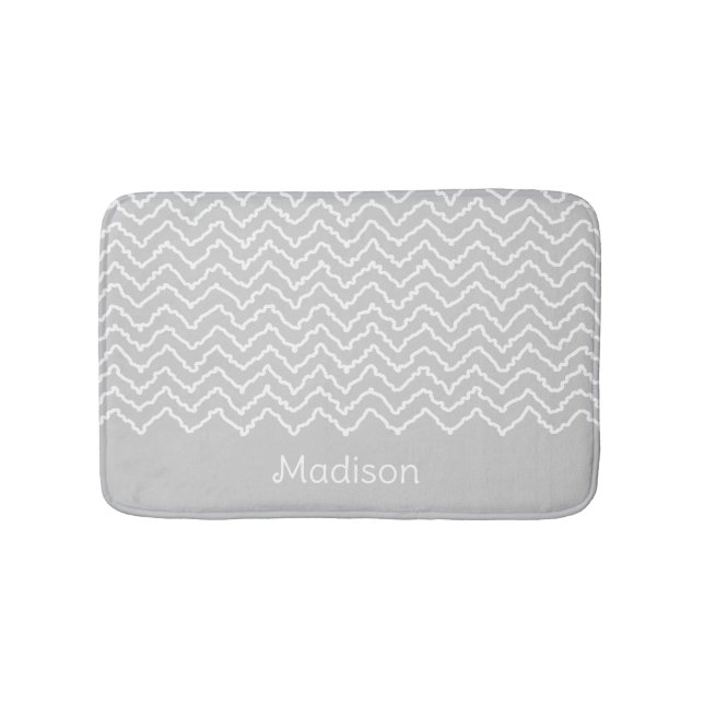 Gray And White Squiggly Chevron Zigzag With Name Badematte (Vorderseite)