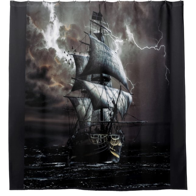 Gray Black Stormy Rainy Lightning Night Pirate Duschvorhang (Vorderseite)