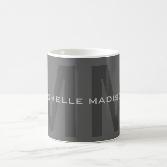 Gray Bold Monogram Modern Minimalistisch Name Init Kaffeetasse (Mittel)