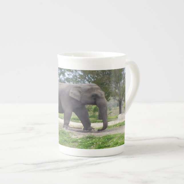 Gray Elephant Prozellantasse (Vorderseite Rechts)